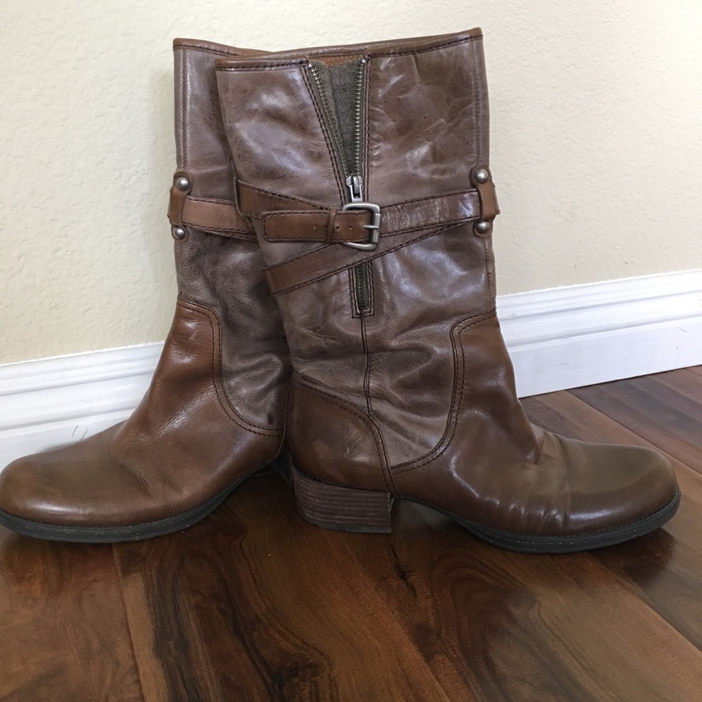 Naya Brown Boots